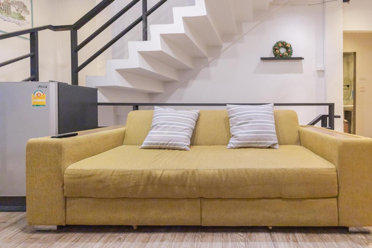 Bed & Breakfast Folk Poshtel Silom