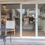 Folk Poshtel Silom